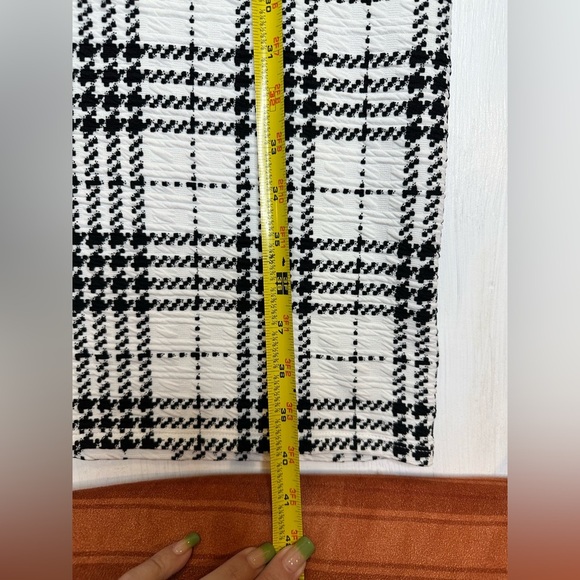 TACERA Black White Plaid Textured Midi Dress L Stretch 3/4 Sleeve Knit NWT - Picture 6 of 10